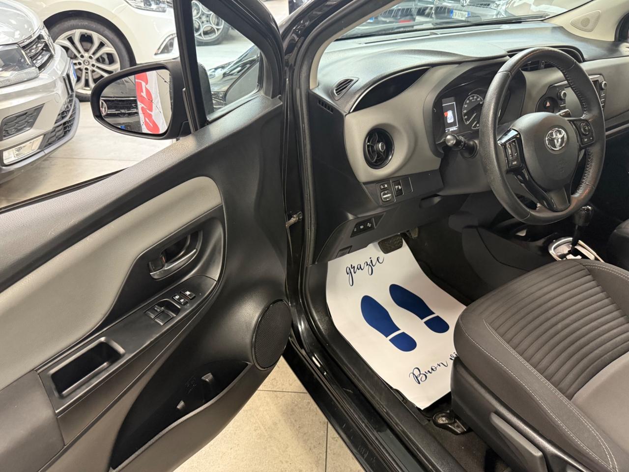 Toyota Yaris 1.5 Hybrid 5 porte Active Plus 73CV Ok Neopatentati