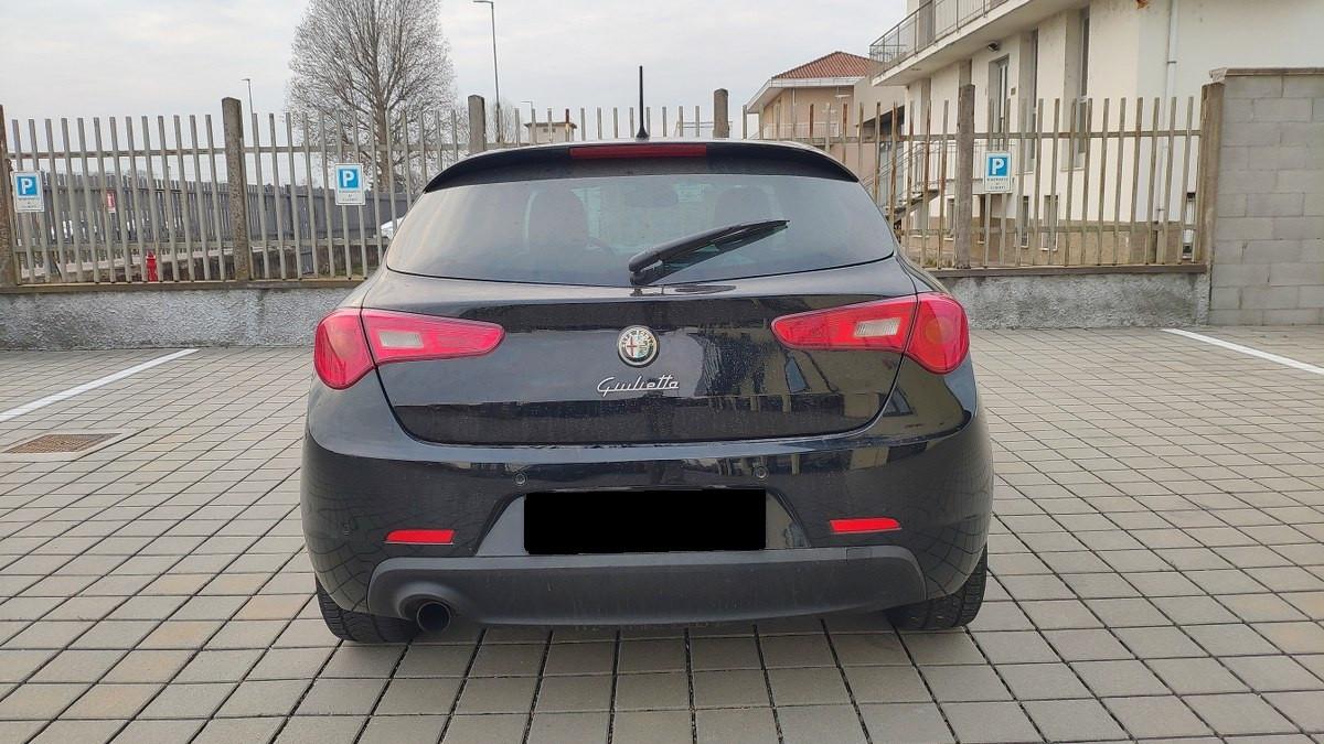 ALFA ROMEO Giulietta SOLO PER COMMERCIANTI AUTO SENZA GARANZIA