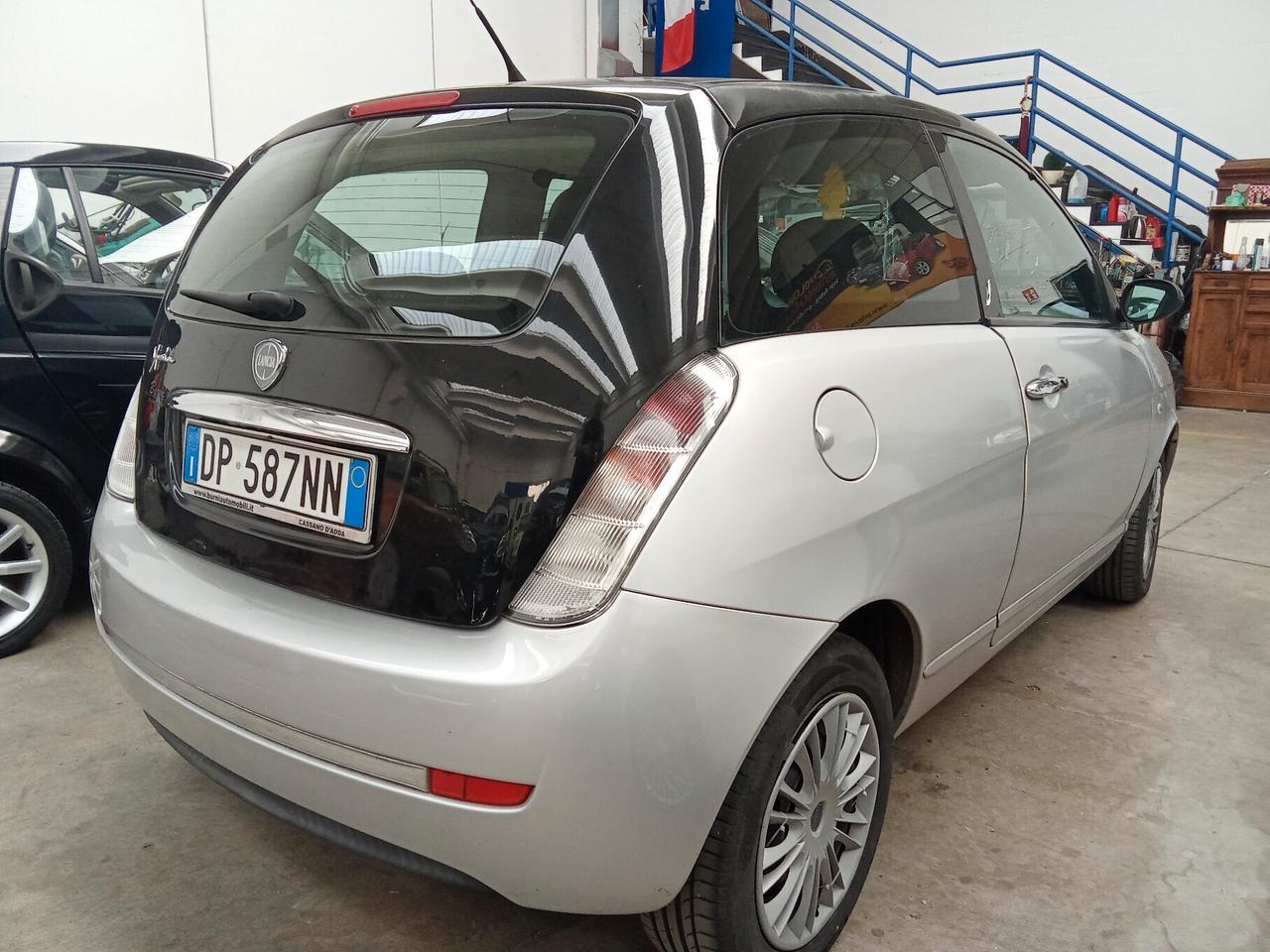 Lancia Ypsilon 1.2 Platino /44 KW/ NEOPATENTATI/
