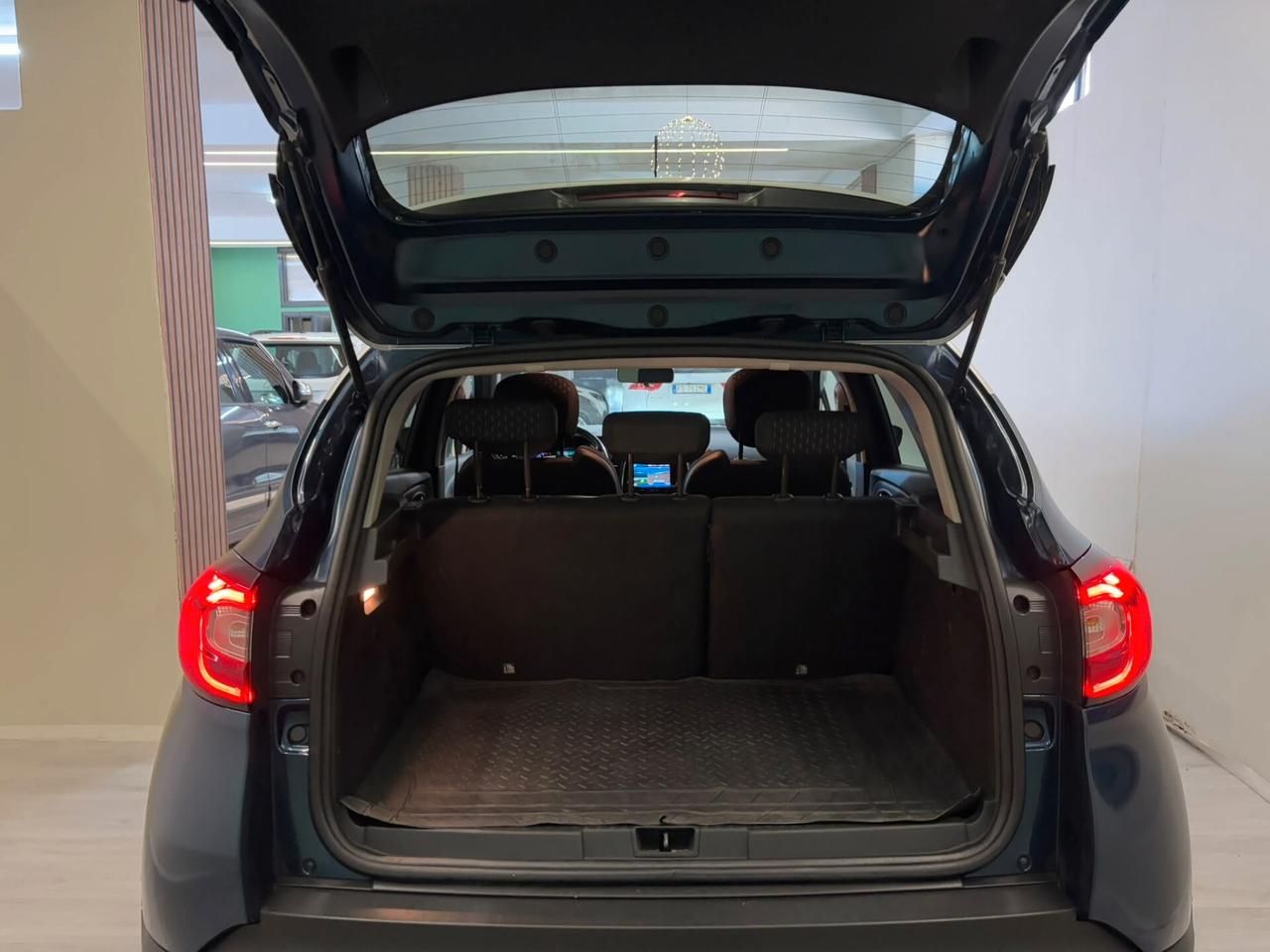 Renault Captur 900cc TCe 90 CV R-Link full LED