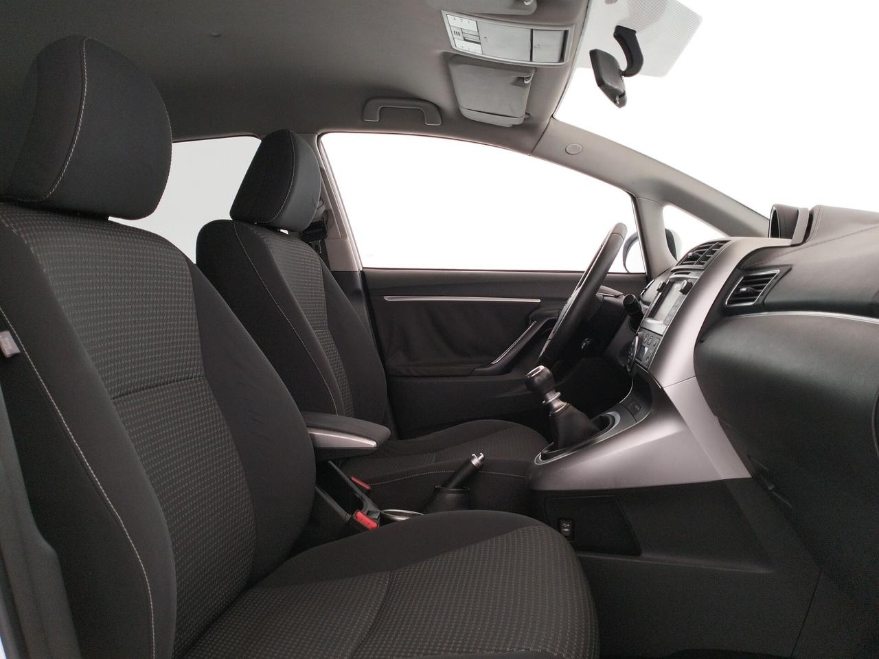 Toyota Verso 1.6 D-4D - 7 POSTI