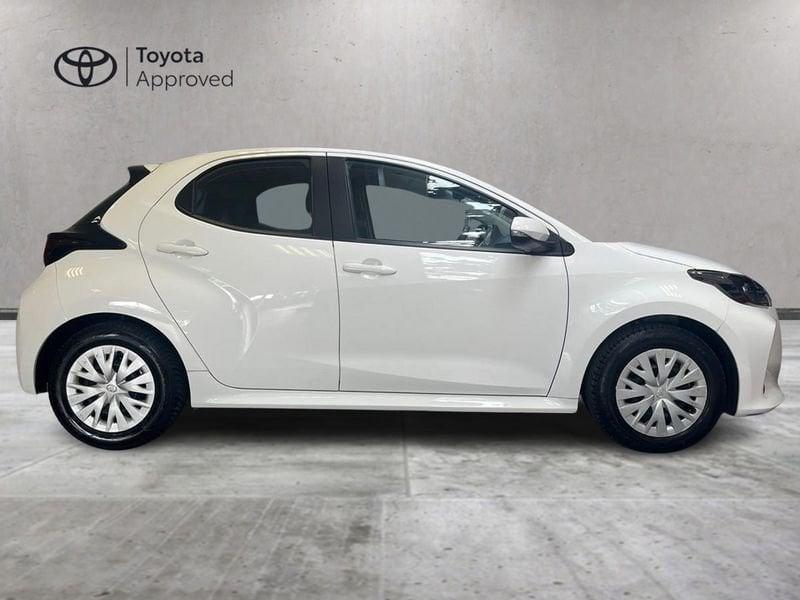 Toyota Yaris Hybrid Active MY22