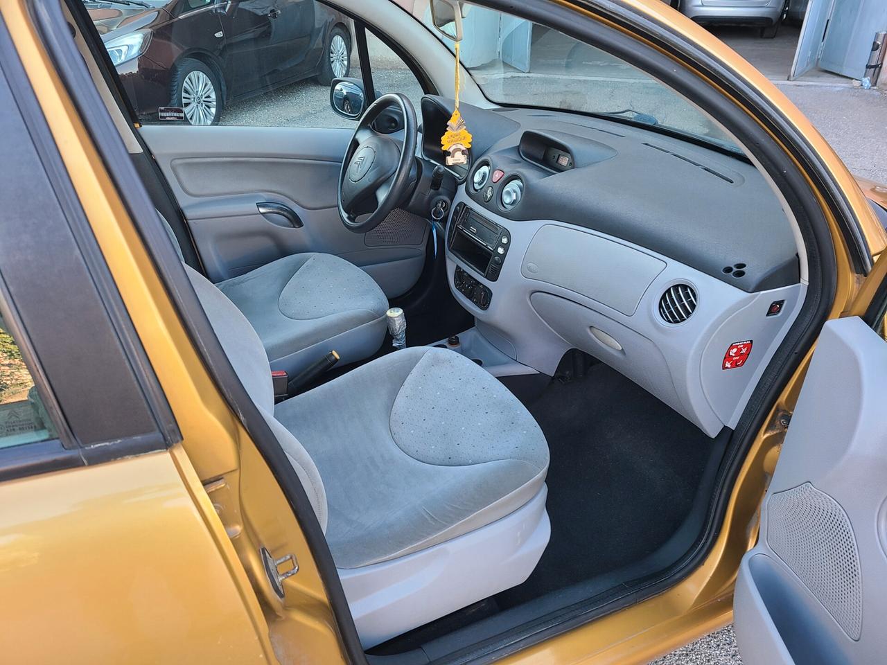 Citroen C3 benzina 1.1 cilindrata 140.000km