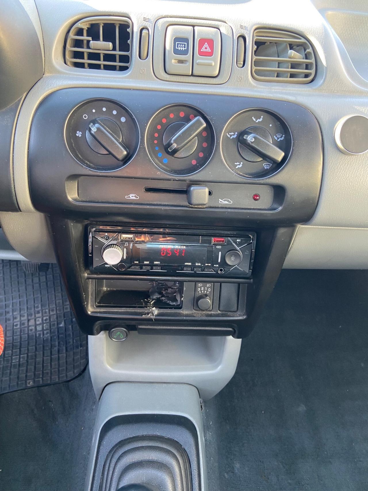 Nissan Micra 1.0i 16V cat 5 porte GPL