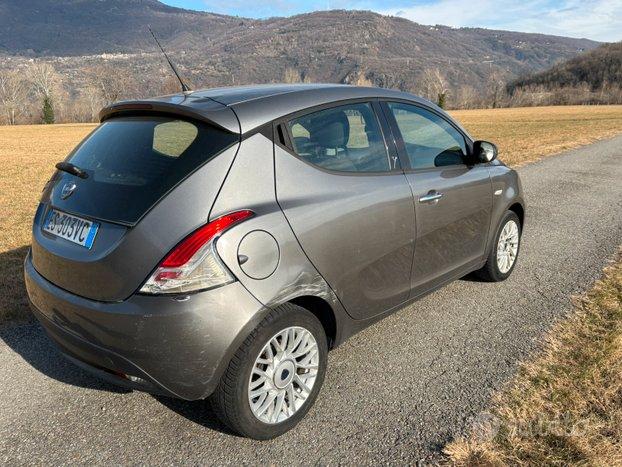 LANCIA Y BENZINA EURO 5B TENUTA BENISSIMO PERFETTA