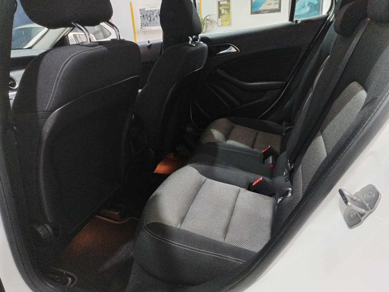 Mercedes-benz GLA 200 d Automatic Business