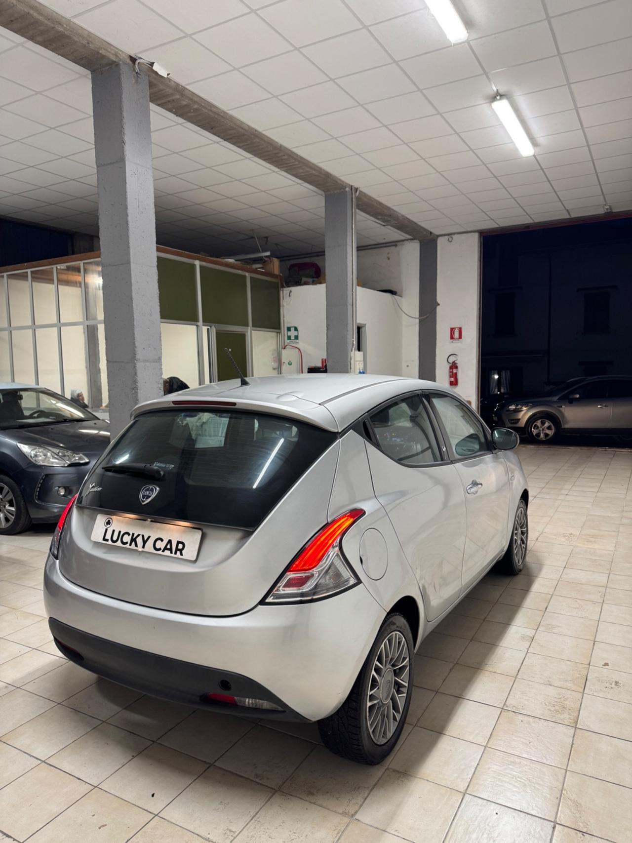 Lancia Ypsilon 1.2 69 CV 5 porte S&S Platinum