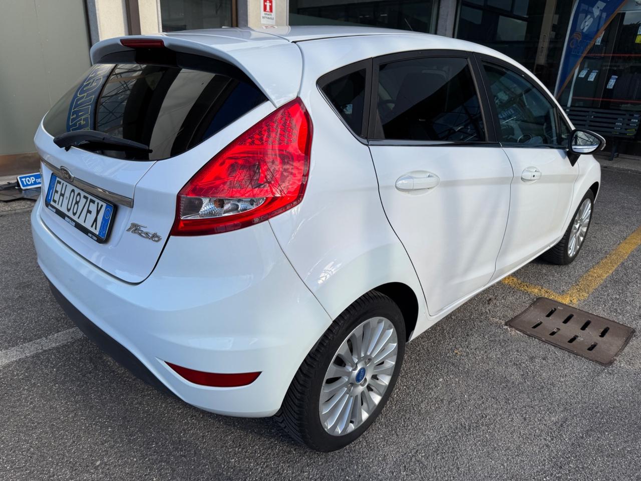 Ford Fiesta 1.4 TDCi 70CV 5 porte Titanium