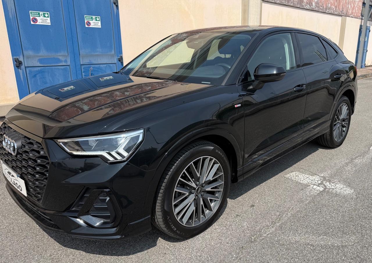 Audi Q3 SPB 40 TDI quattro S tronic S Line Identity Black