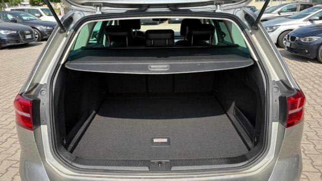 VOLKSWAGEN Passat Variant 2.0 TDI DSG Highline BlueMotion Technology