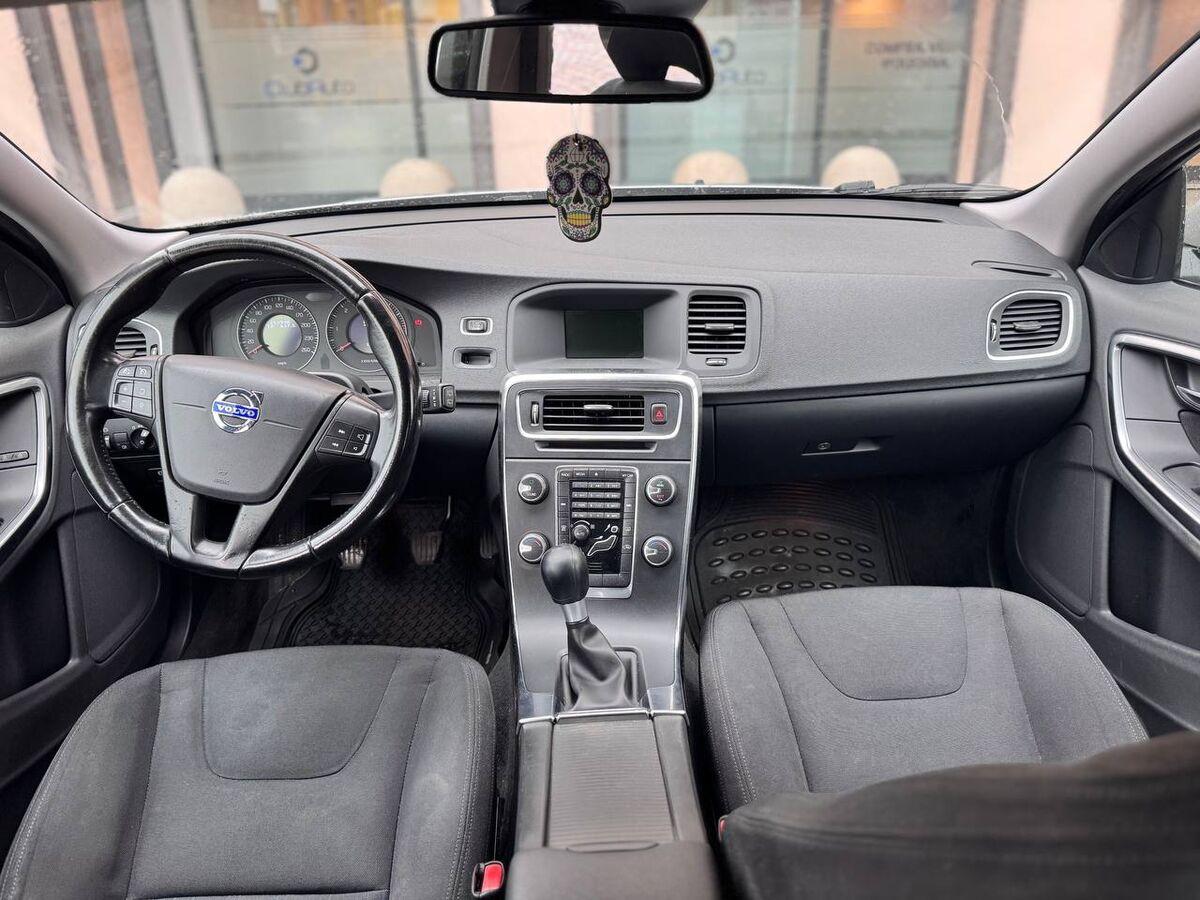 Volvo V60 I 2010 V60 2.0 D3 Summum