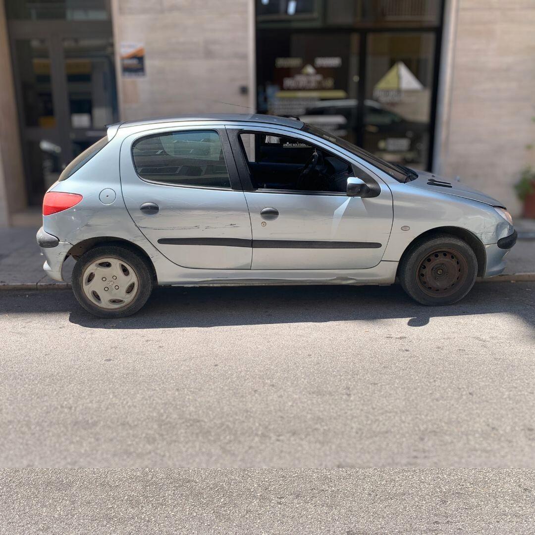 Peugeot 206 **NEOPATENTATI**
