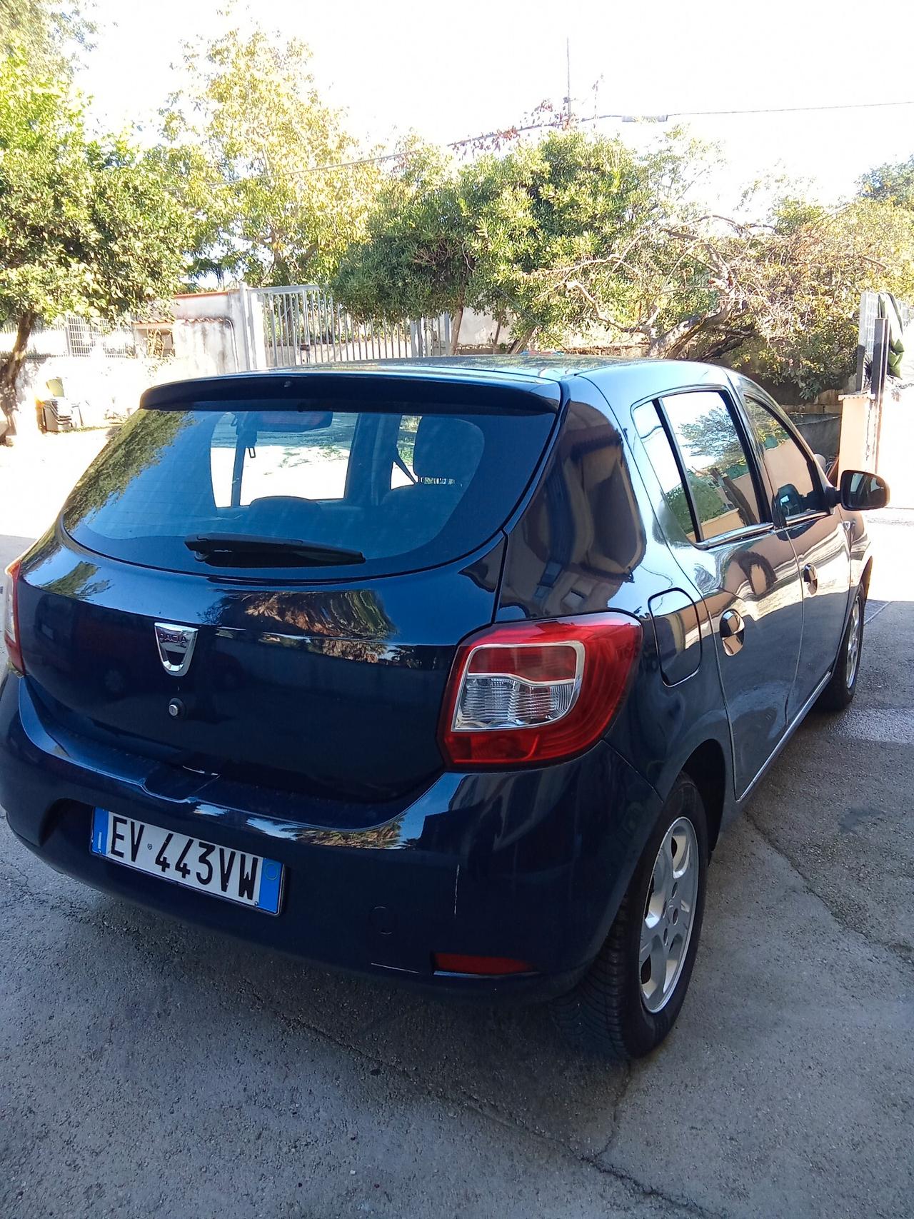 Dacia Sandero 1.2 GPL 75CV 014