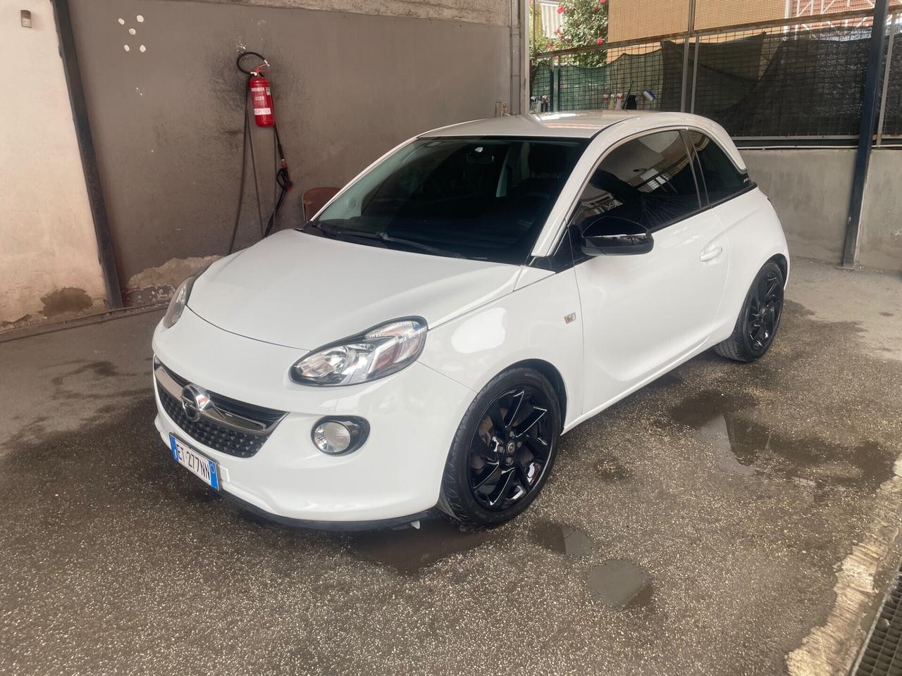 Opel Adam 1.4 87 CV White/Black Link