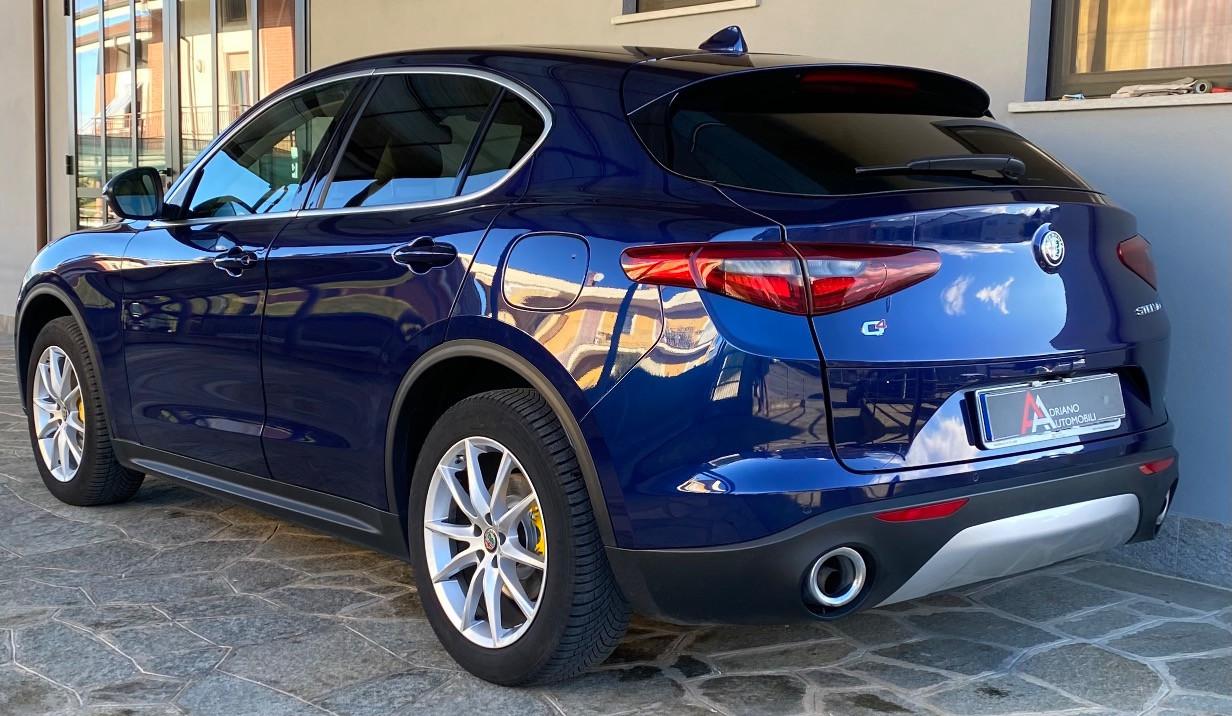 Alfa Romeo Stelvio 2.0 t Executive Q4 200cv auto my19