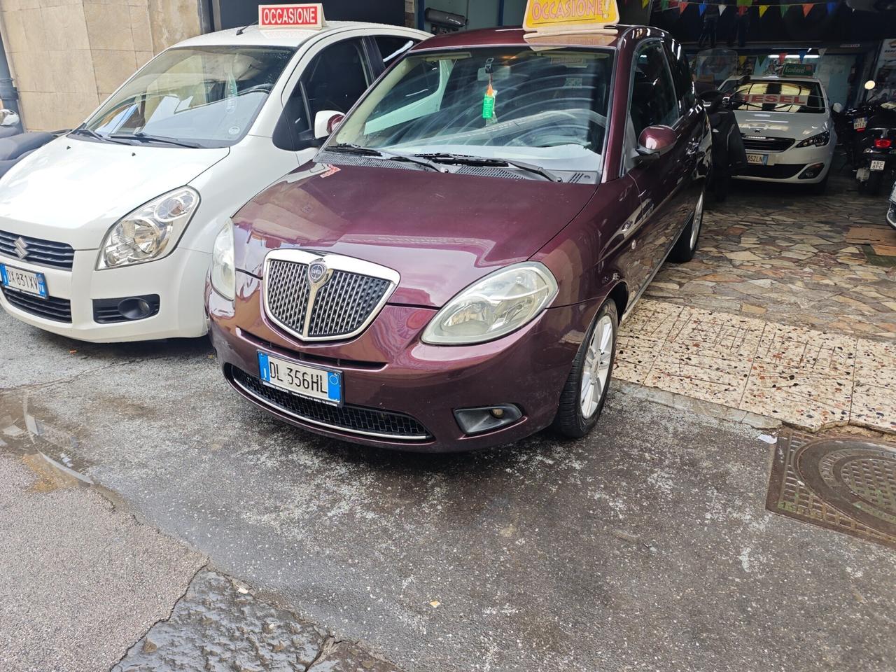 Lancia Ypsilon 1.3 MJT 90 CV Platino