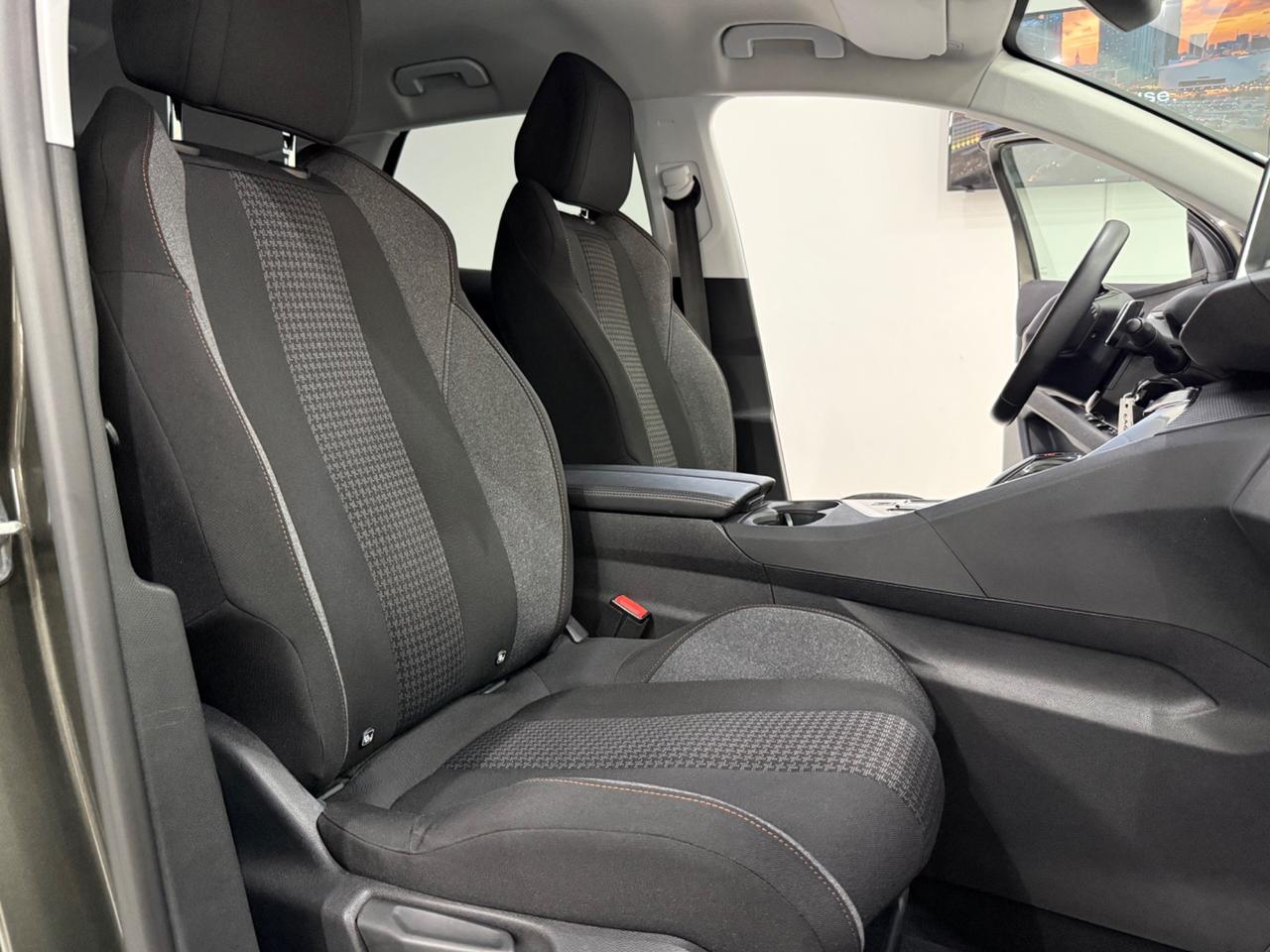 Peugeot 3008 BlueHDi 130 S&S EAT8 Business