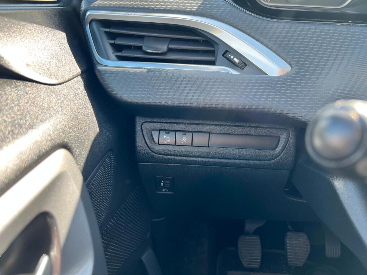 Peugeot 2008 1.6HDI PARI AL NUOVO FULL 2016