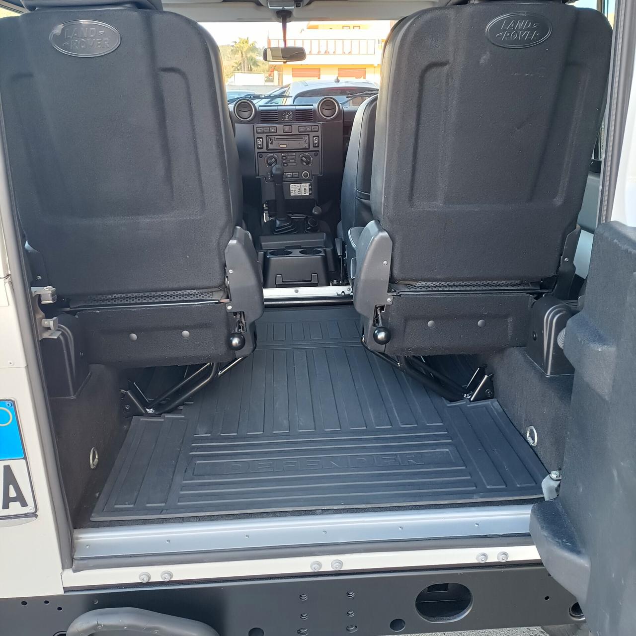 Land Rover Defender 90 2.4 TD4 Station Wagon SE