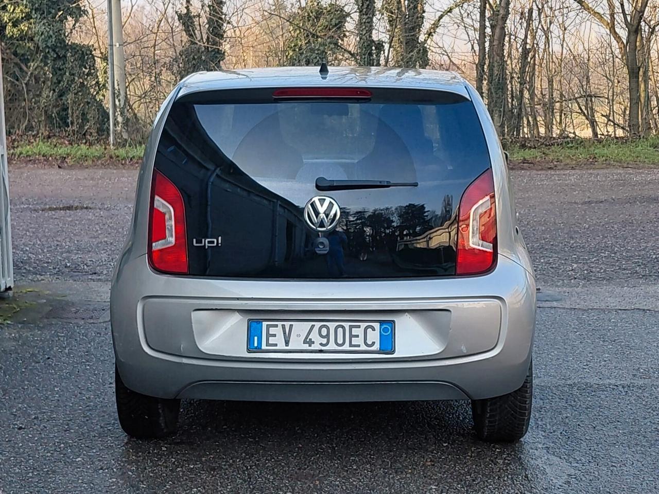 Volkswagen up! 1.0 High 75cv (Neopatentati) garanzia MEC 12 mesi