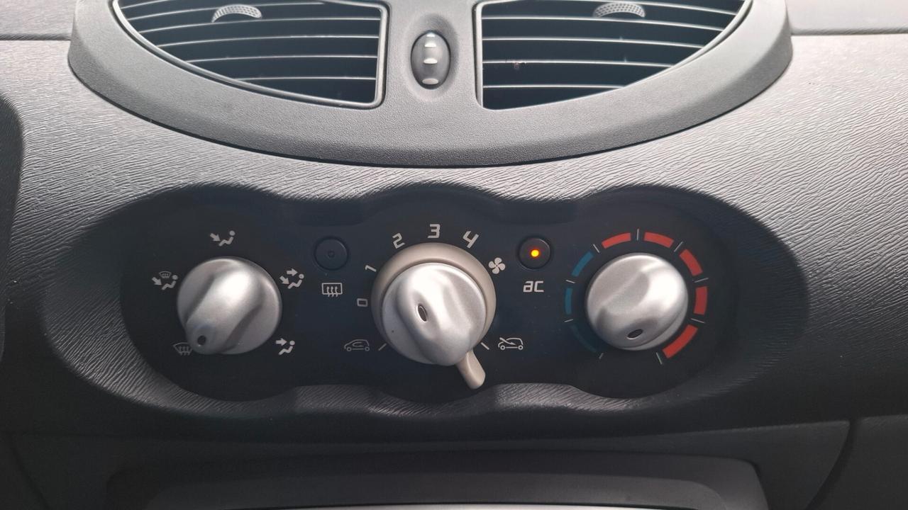 Renault Twingo 1.2 16V Dynamique