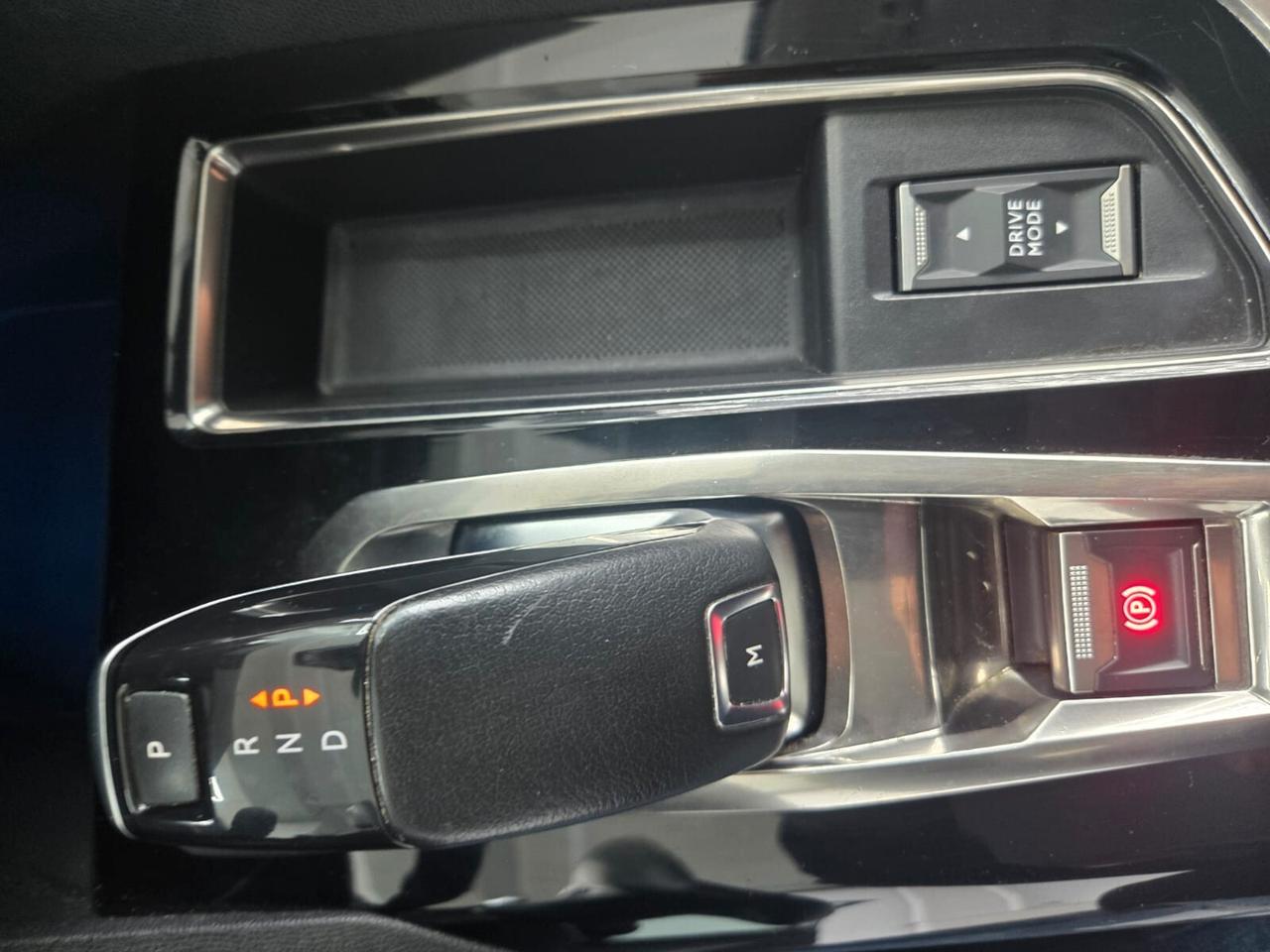 Peugeot 3008 BlueHDi 130 S&S EAT8 Allure