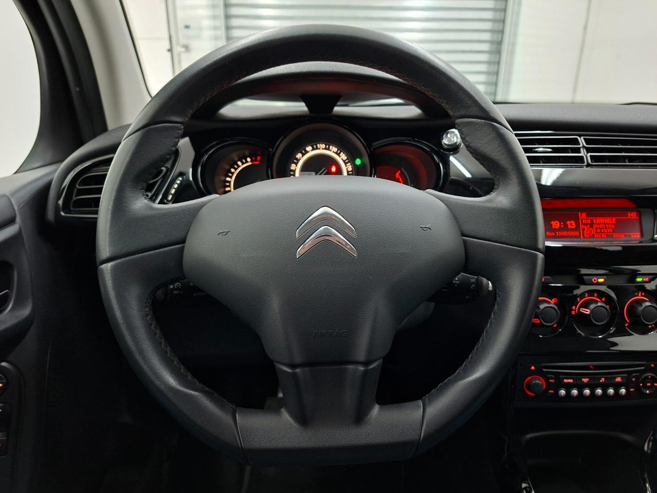 Citroen C3 1.2 VTi 82cv Vanity Fair 10