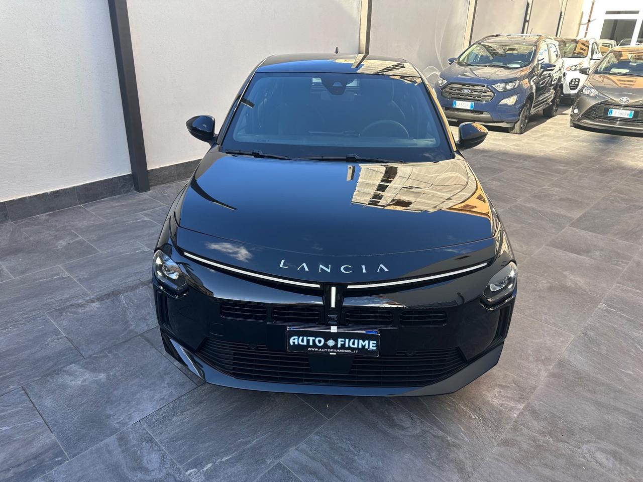 Lancia Ypsilon Hybrid e-DCT Edizione Cassina