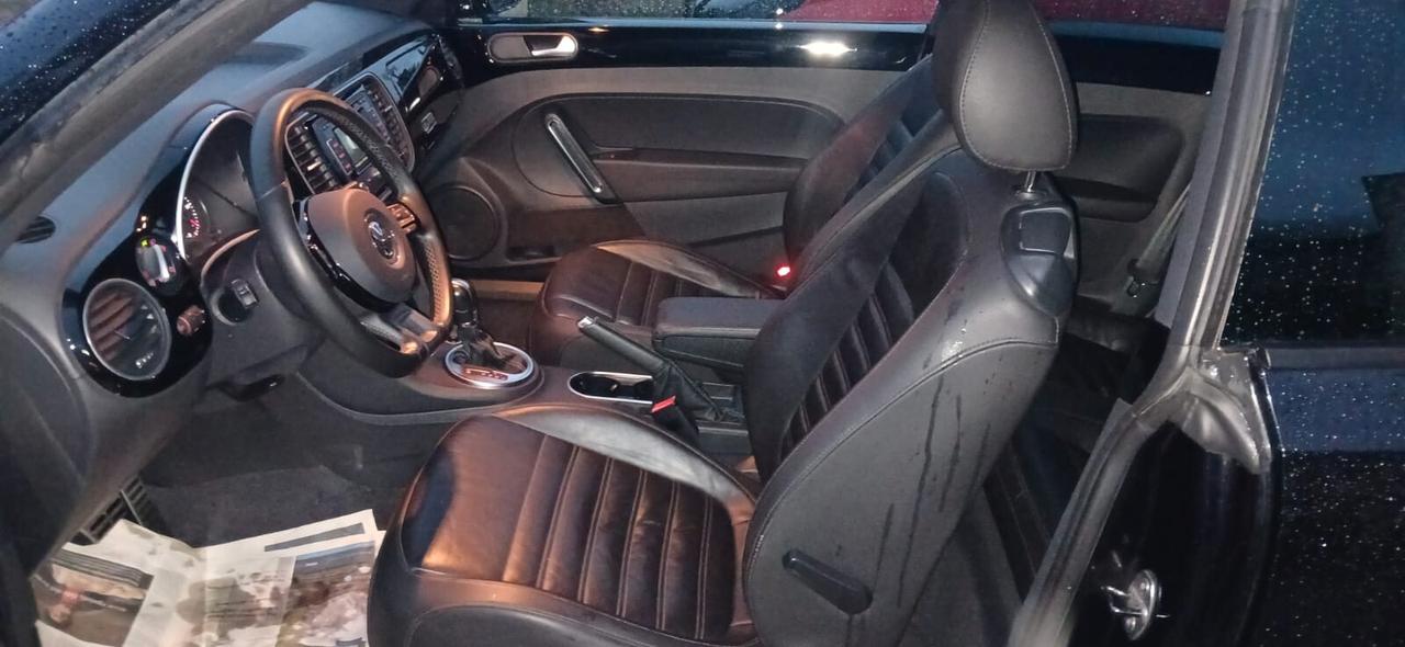 Volkswagen Maggiolino 2.0 TSI DSG Sport - 2012