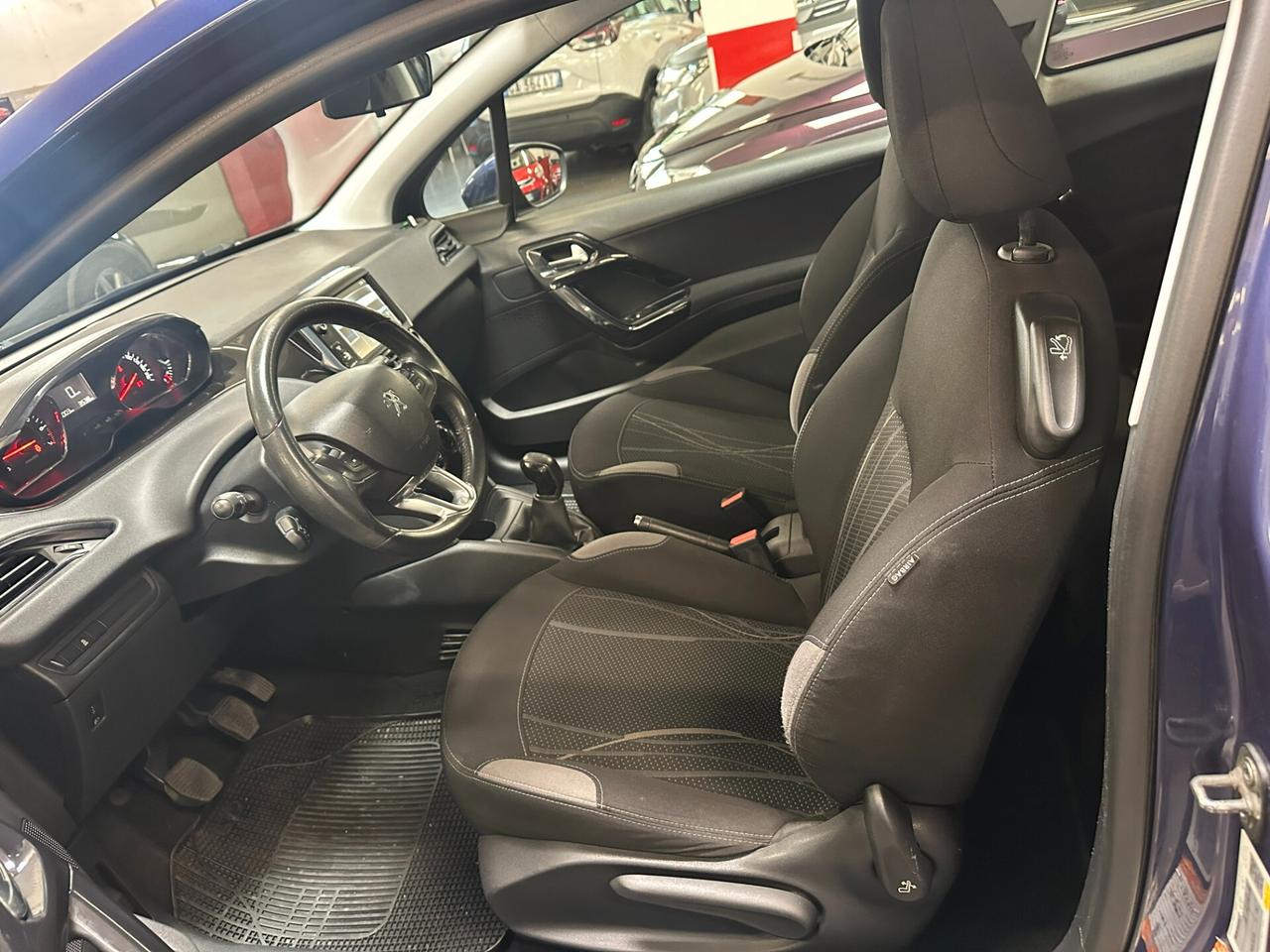 Peugeot 208 1.2 VTi 82 CV 3 porte Allure