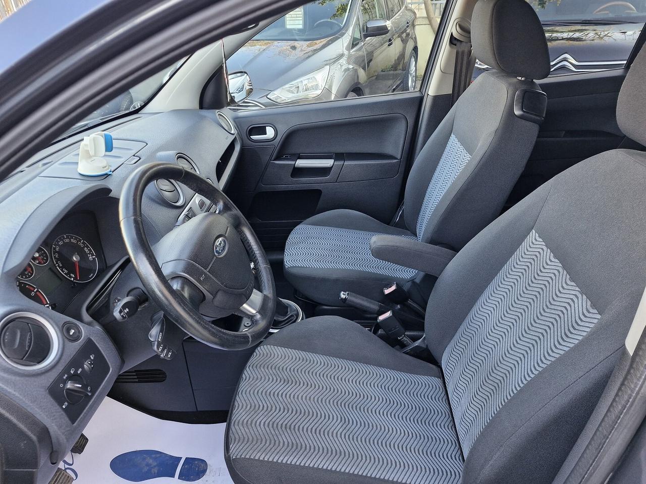 FORD FUSION 1.4 TDCi 5 PORTE TITANIUM ANNO 2009