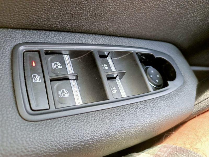 Renault Captur 1.6 E-Tech phev Intens 160cv auto my21