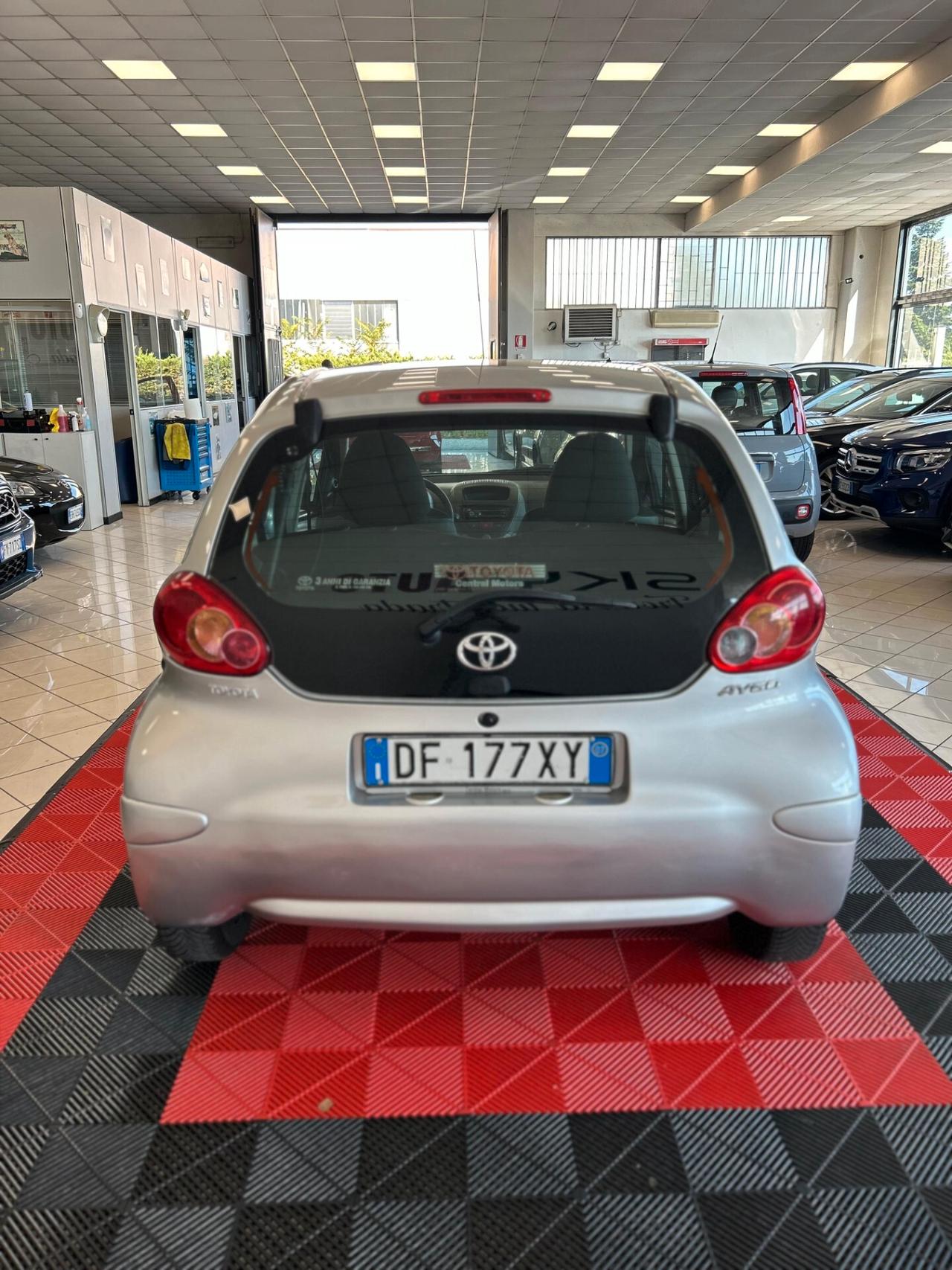 Toyota Aygo 1.0 12V VVT-i 5 porte Sol