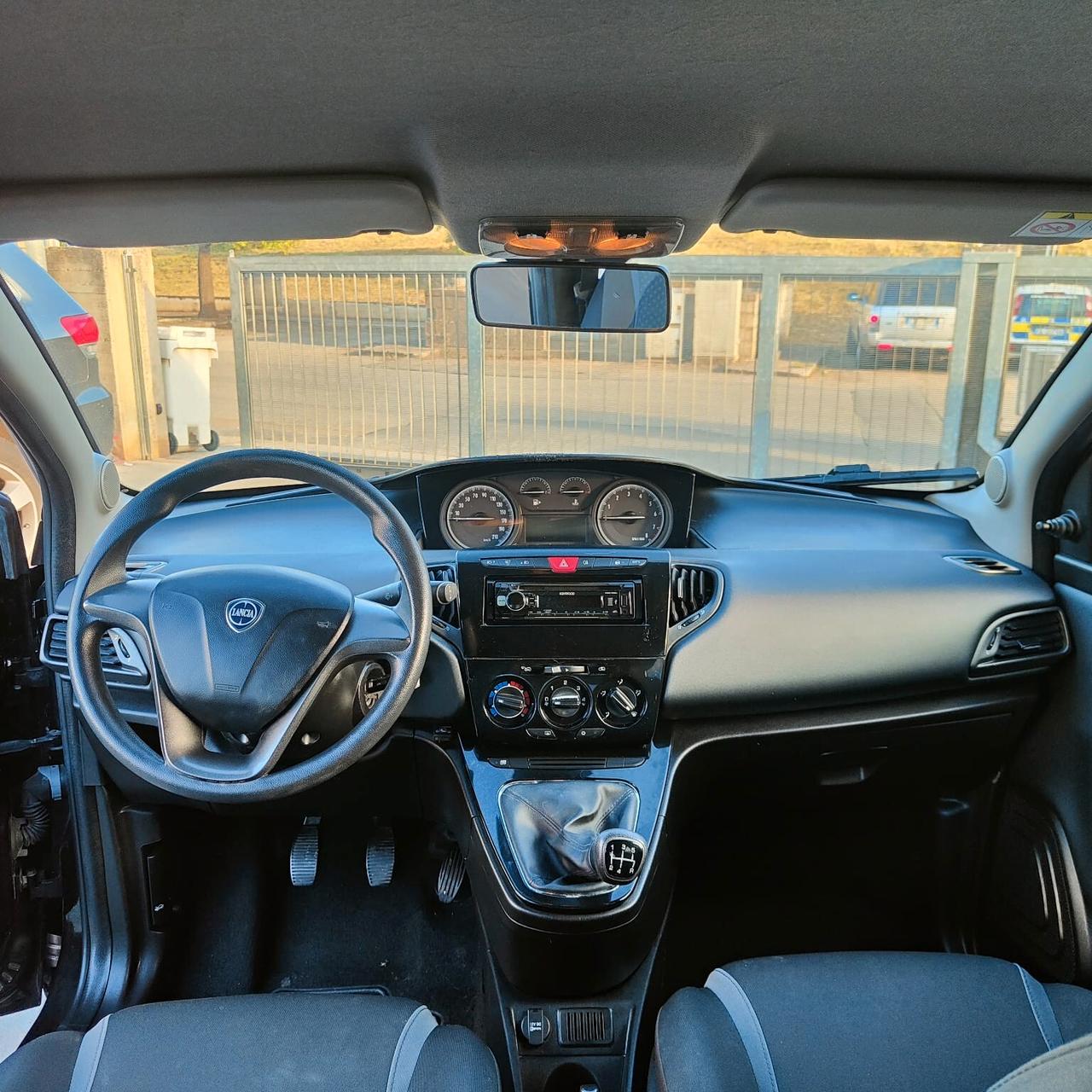 Lancia Ypsilon 1.2 69 CV 5 porte GPL Ecochic Silver