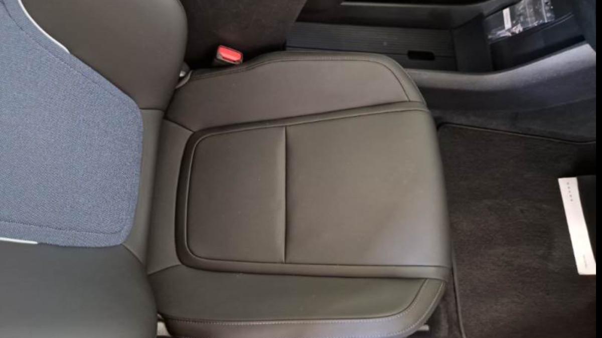 VOLVO Ex30 Single Motor Extended Range Rwd Plus