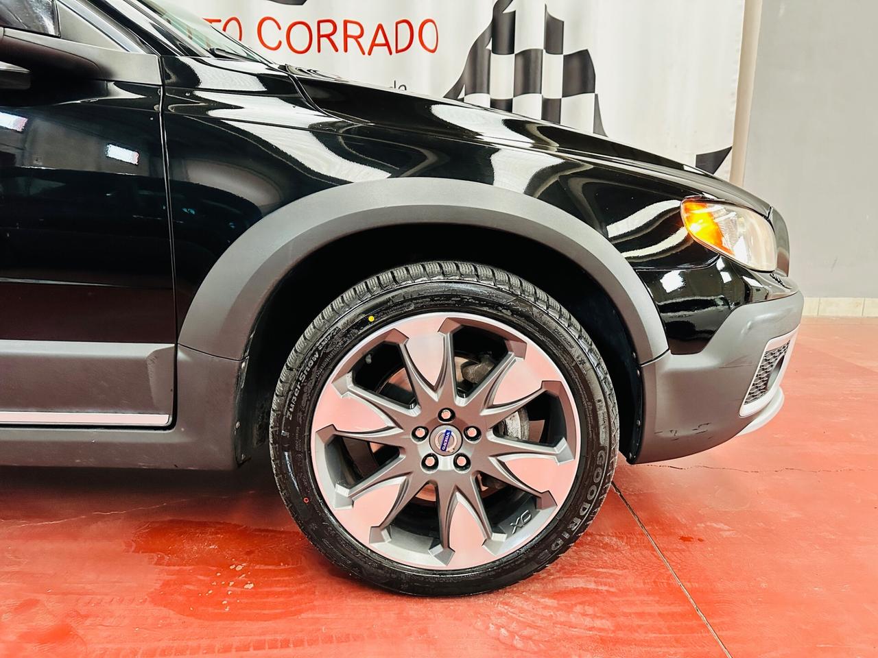 Volvo XC70 D5 215cv AWD Geartronic Summum MY12