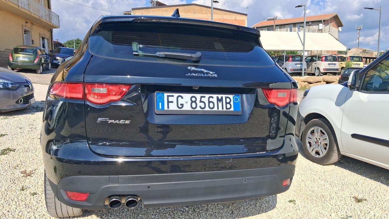 Jaguar F-Pace 2.0 D 180 CV R-Sport catena fatta tu