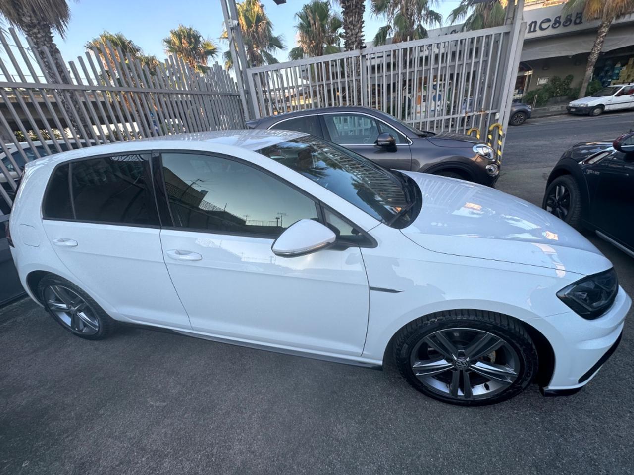 Volkswagen Golf 1.6 TDI 115CV DSG 5p. R LINE INTERNO ED ESTERNO Sport Edition BlueMotion Tech.