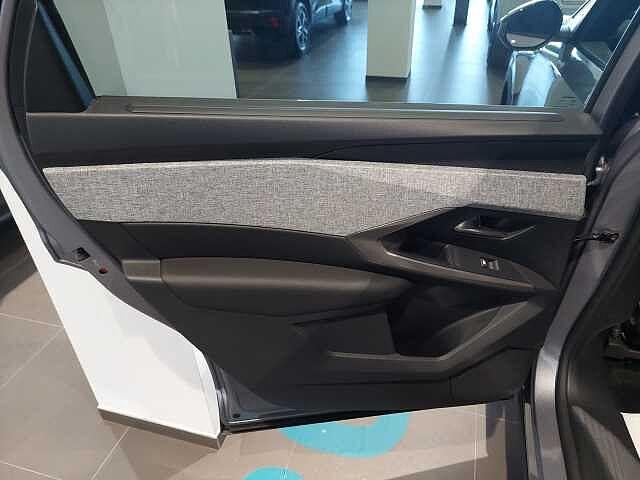 Peugeot 5008 Hybrid 145 e-DCS6 Allure KM0