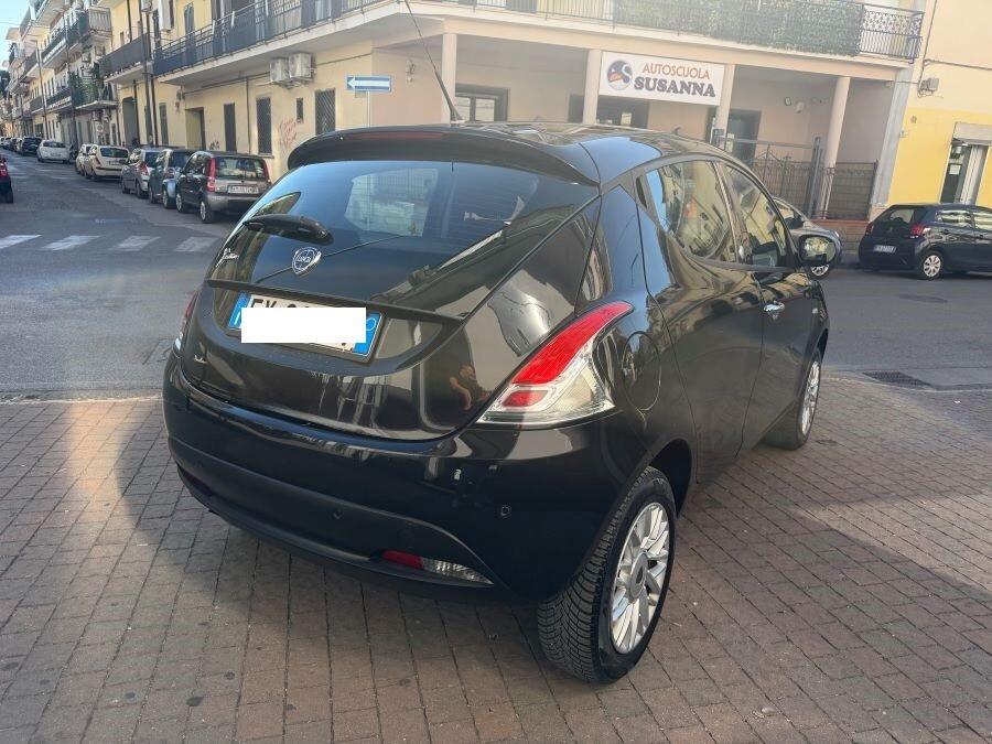LANCIA YPSILON 900 METANO PLATINO CERTIFICATA NUOV