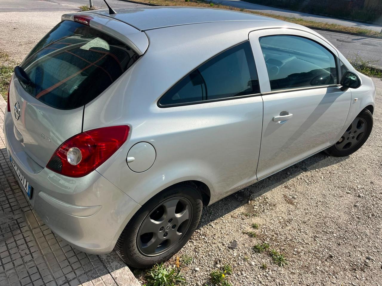 Opel Corsa 1.2 80CV 3 porte GPL-TECH Edition