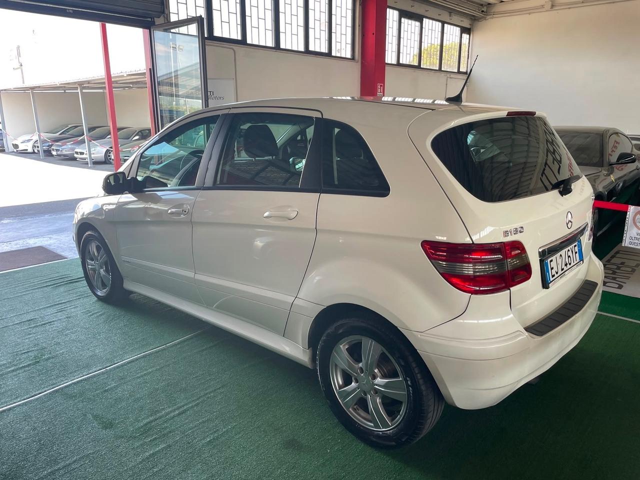 Mercedes-benz B 180 CDI Automatica PERMUTE RATE