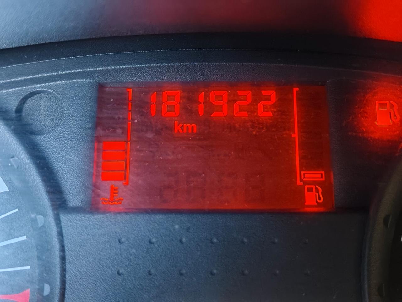 Renault Clio 1.2 16V 75 cv