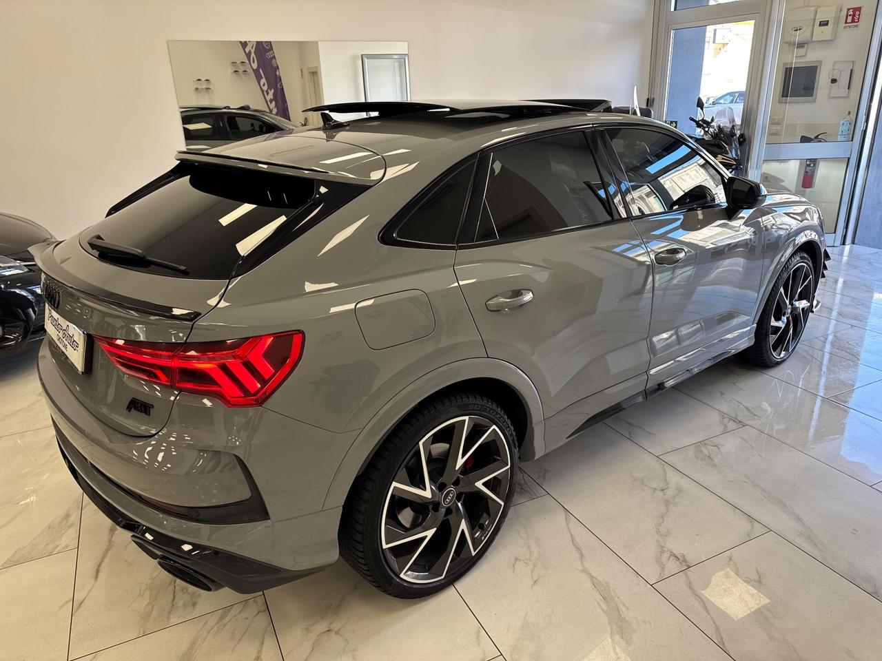 Audi Q3 RS quattro S tronic