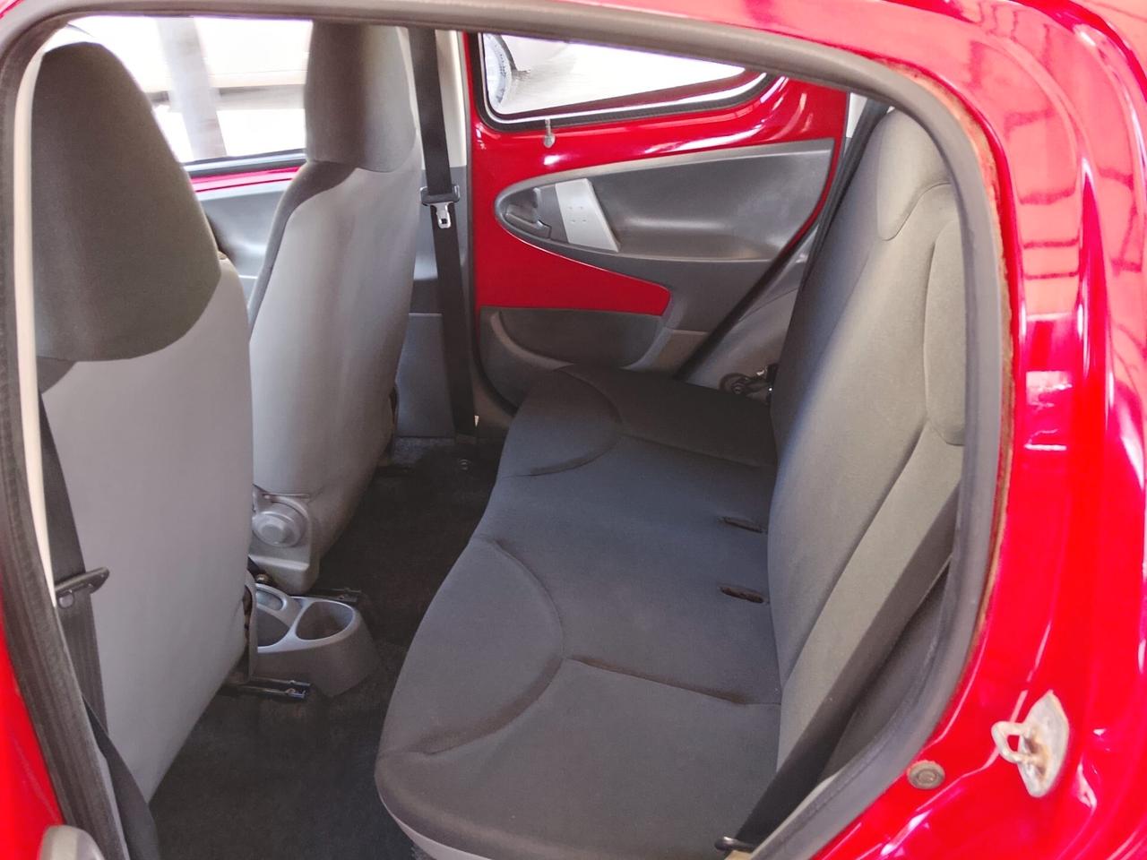 Toyota Aygo 1.0 12V VVT-i 5 porte Now 2011