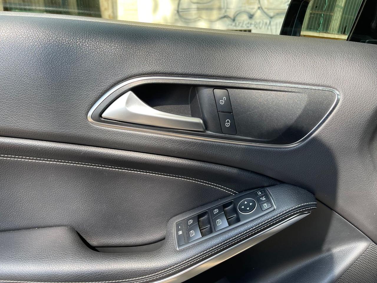 Mercedes-Benz A 200 Business A 200 D