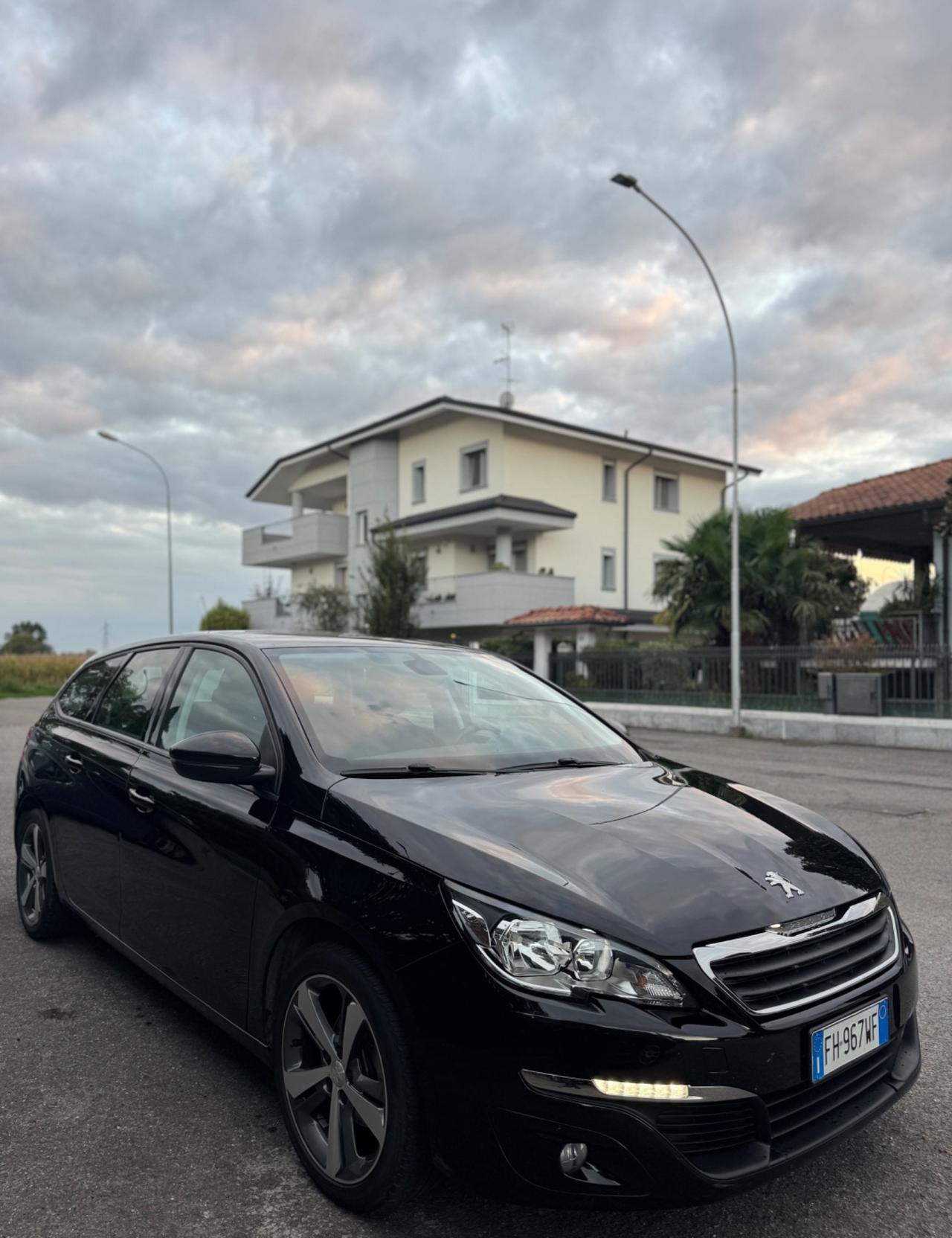Peugeot 308 BlueHDi 120 S&S EAT6 SW Allure