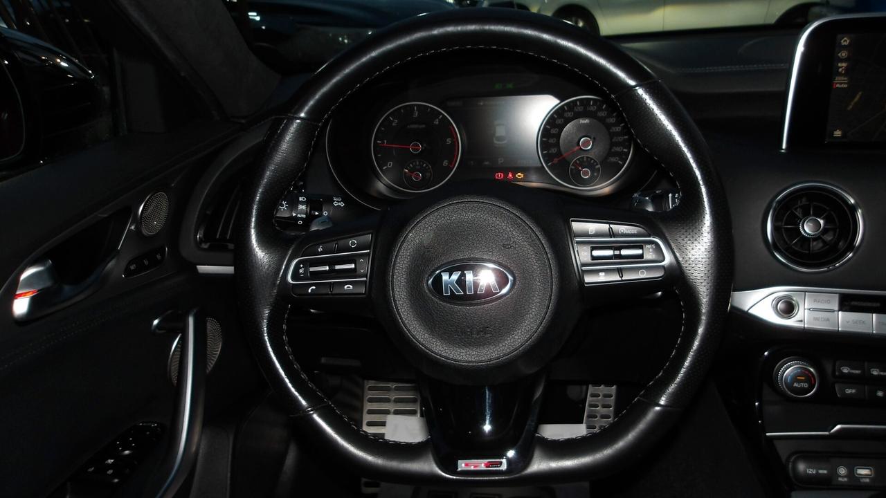 KIA STINGER 2.2 CRDI GT LINE-AUTO-PREZZO PROMO!