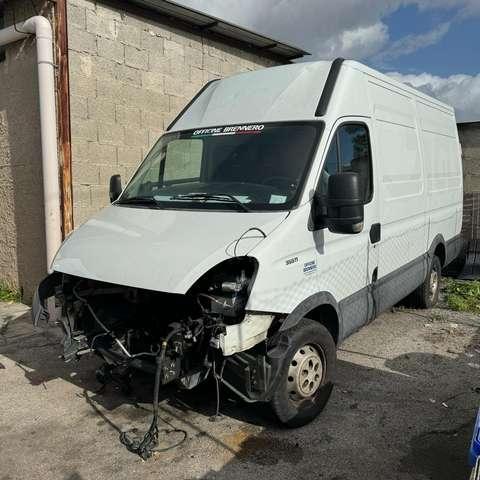 Iveco Daily 35S12 2.3hpi PASSO 3300 ANNO 2014 MOTORE FUSO