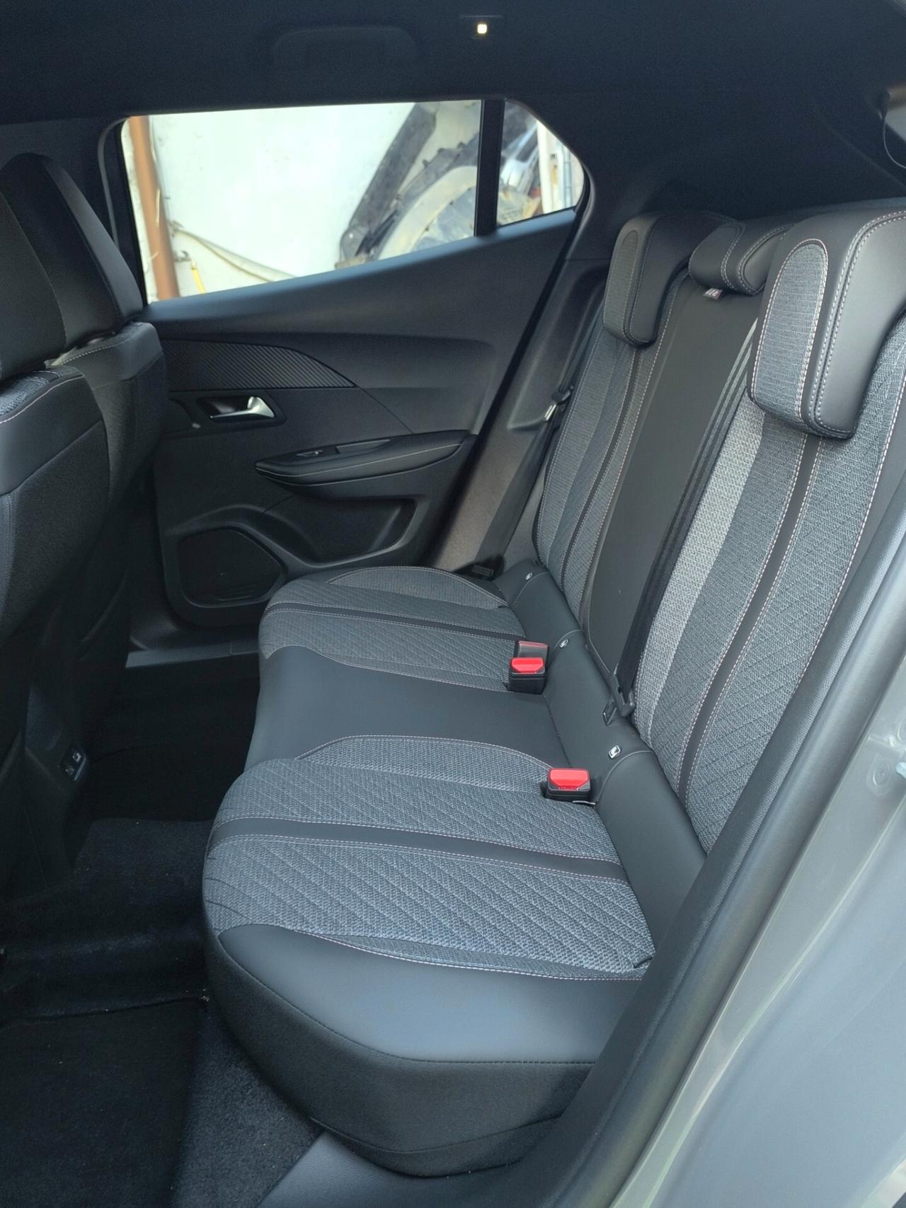 Peugeot 2008 PureTech Allure 3.000 km UNICO PROPRIETARIO